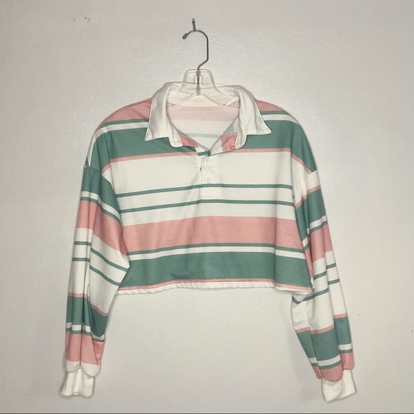 Striped Collared Crop Top - Picture 4 of 5